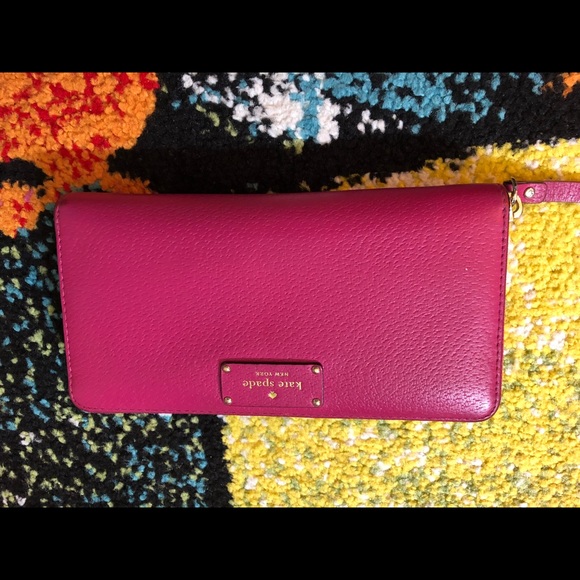 kate spade Handbags - ☀️Katespade wallet on sale☀️ Wallet on sale